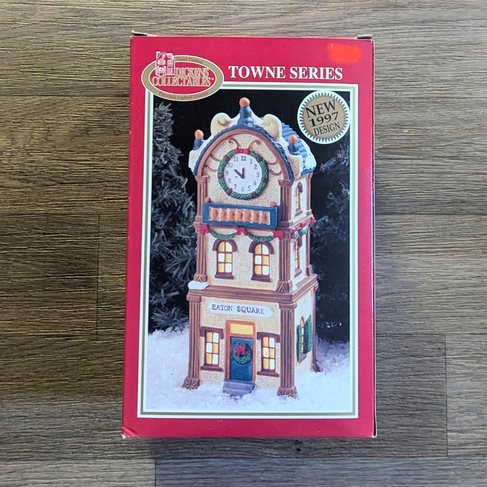 New NIB Dickens Collectables 1997 Vintage Town Square Christmas Village